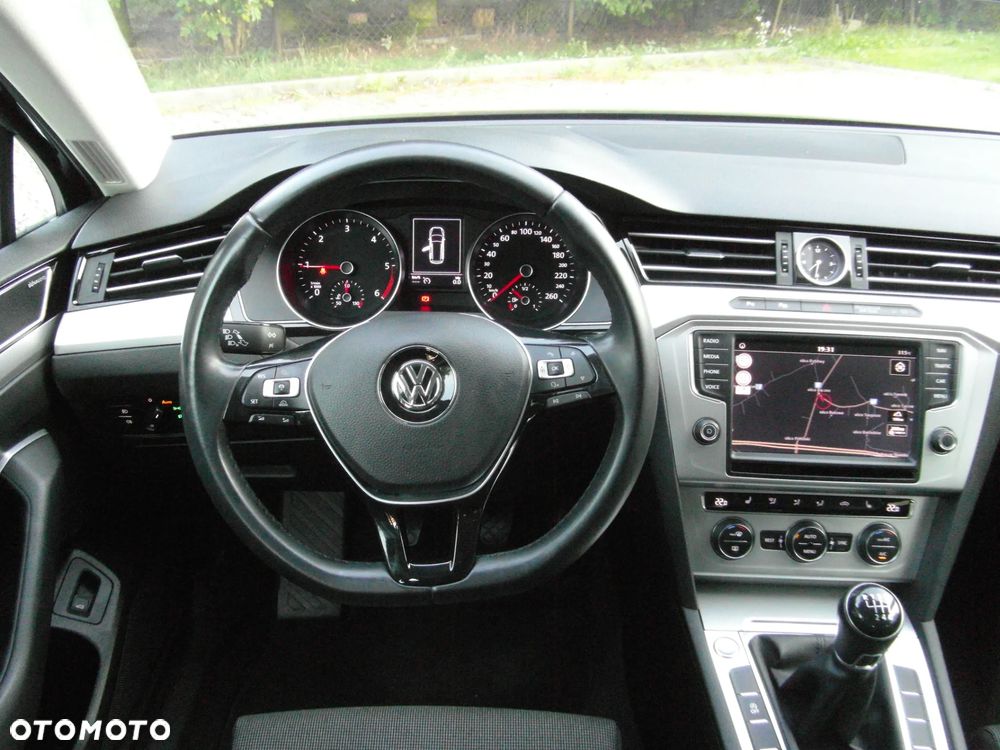 Volkswagen Passat 2.0 TDI BMT Comfortline - 21