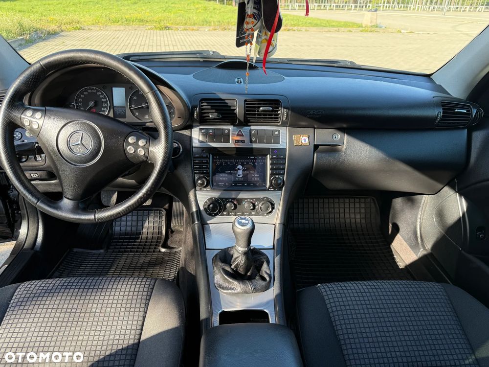 Mercedes-Benz Klasa C 180 Classic - 13