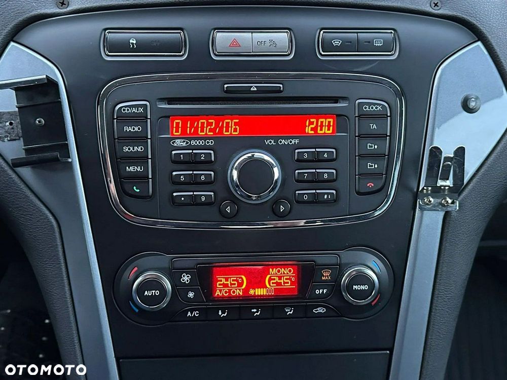 Ford Mondeo 1.6 T Ambiente - 18