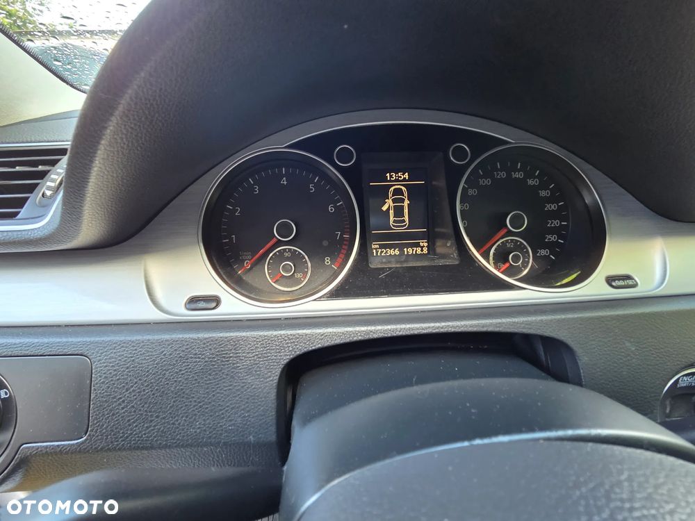 Volkswagen Passat - 8