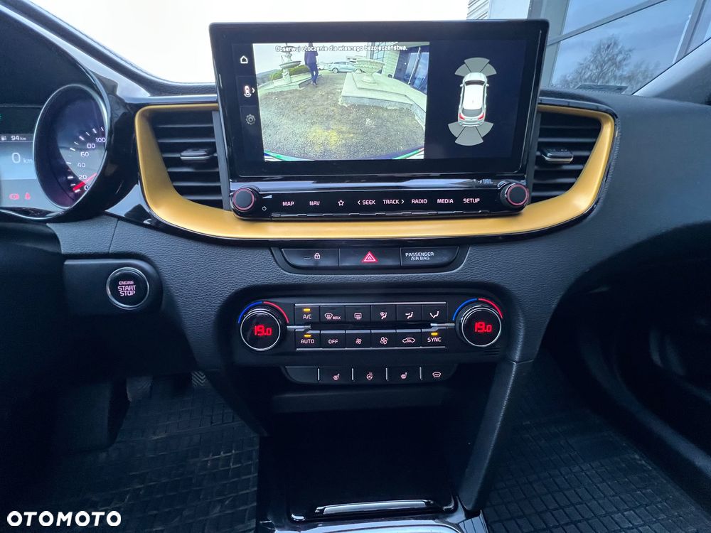 Kia XCeed 1.5 T-GDI L Business Line - 16