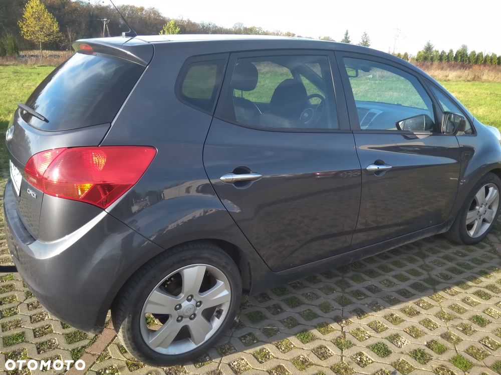 Kia Venga 1.6 CRDi 128 Business Line - 4
