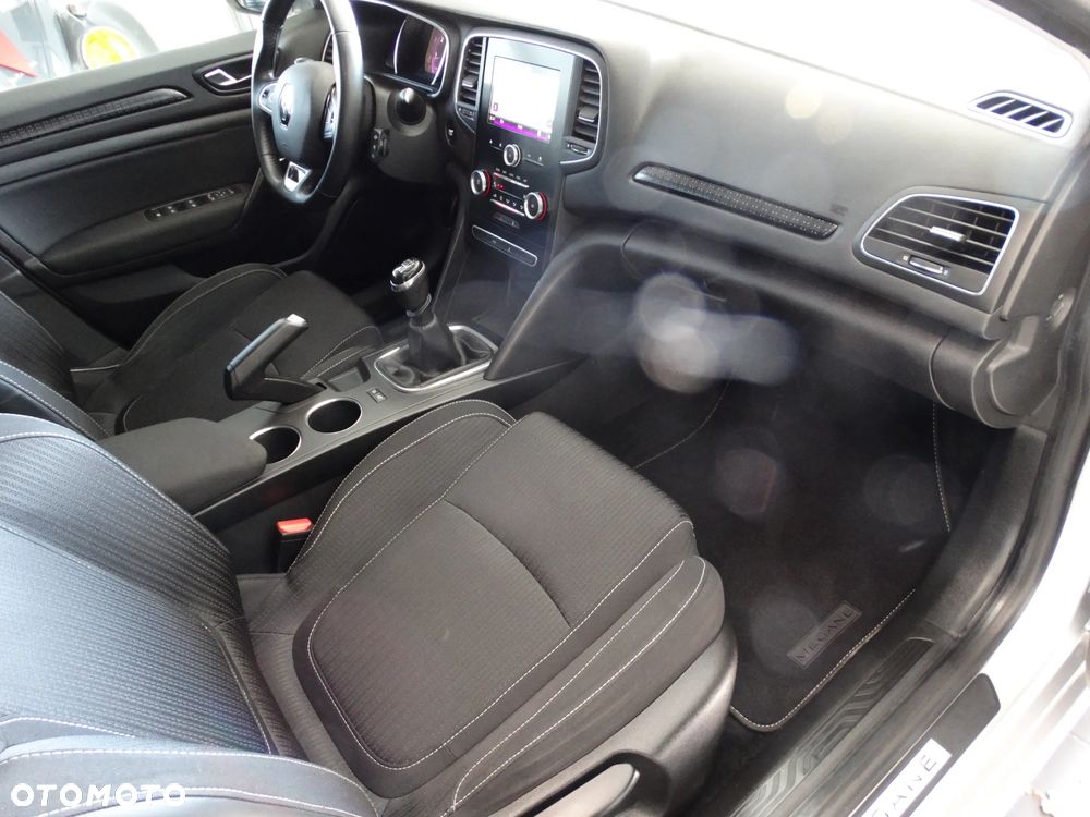 Renault Megane ENERGY TCe 100 INTENS - 39