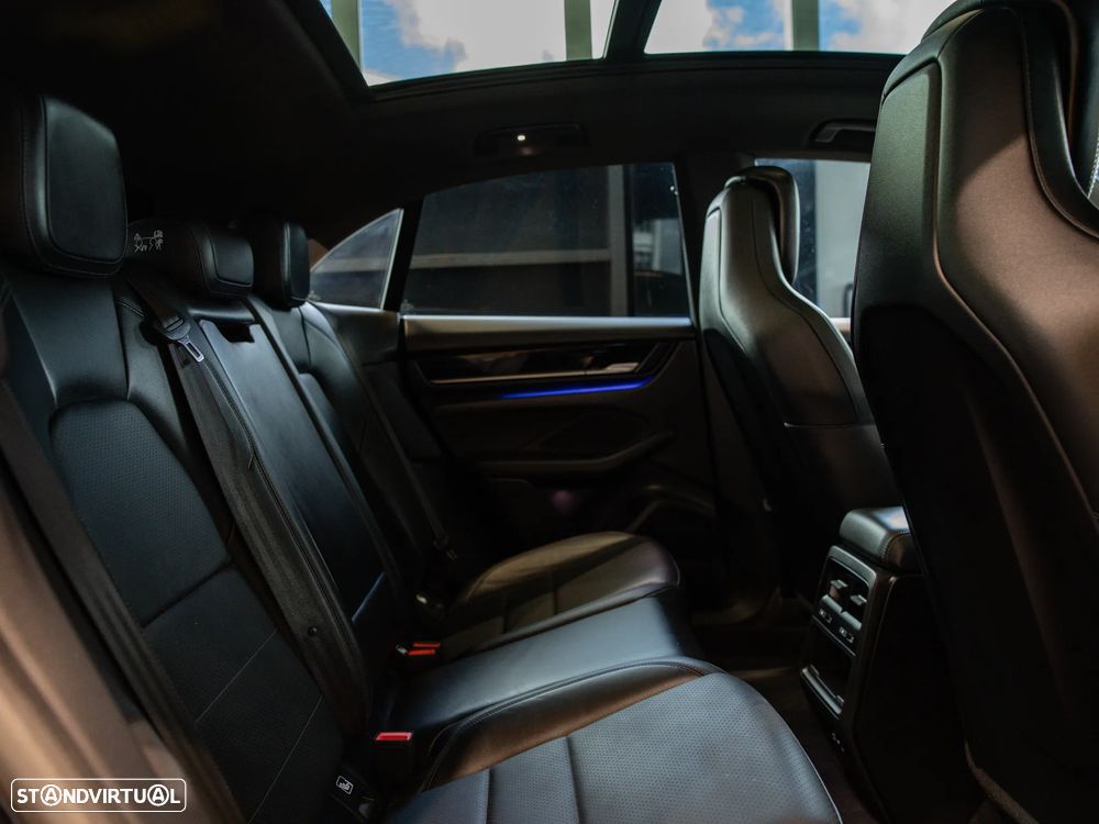 Porsche Macan Electric - 28