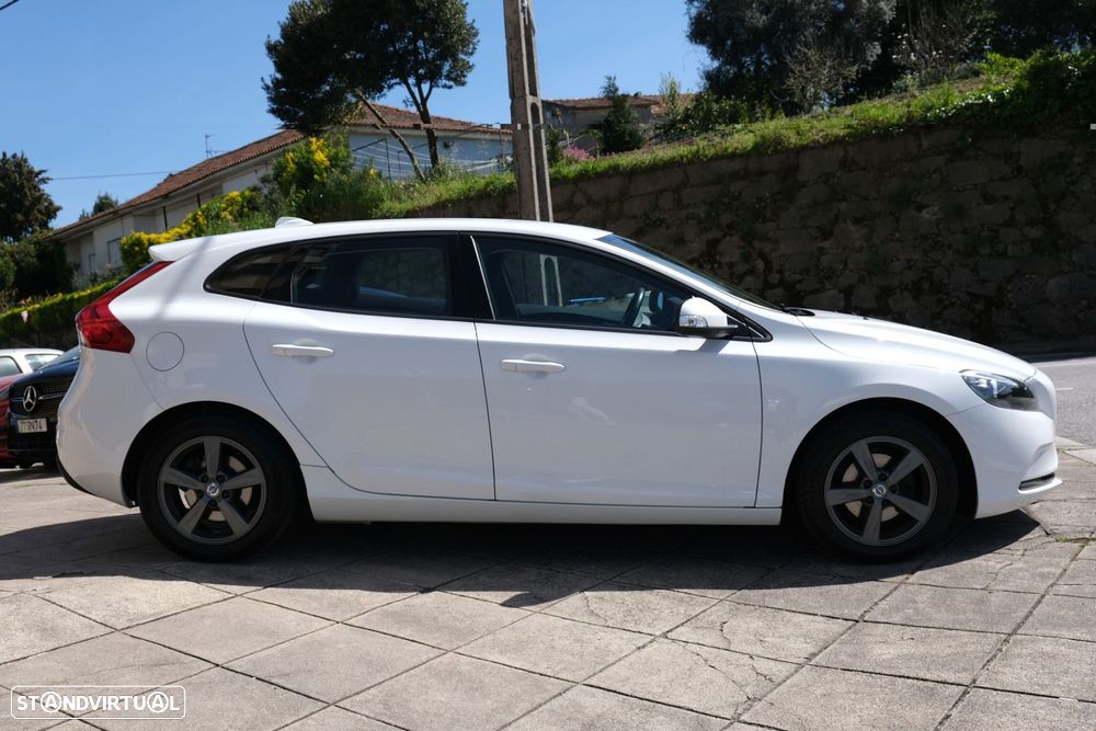 Volvo V40 2.0 D2 Momentum - 5