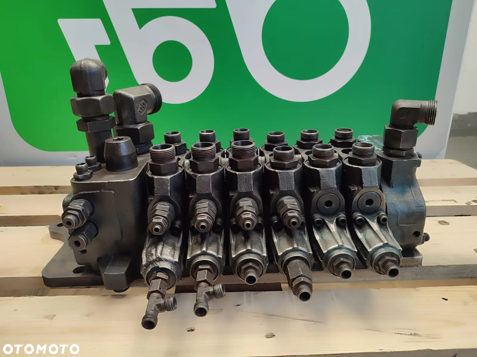 Rozdzielacz hydrauliczny 07260157 JCB 535-95 - 5