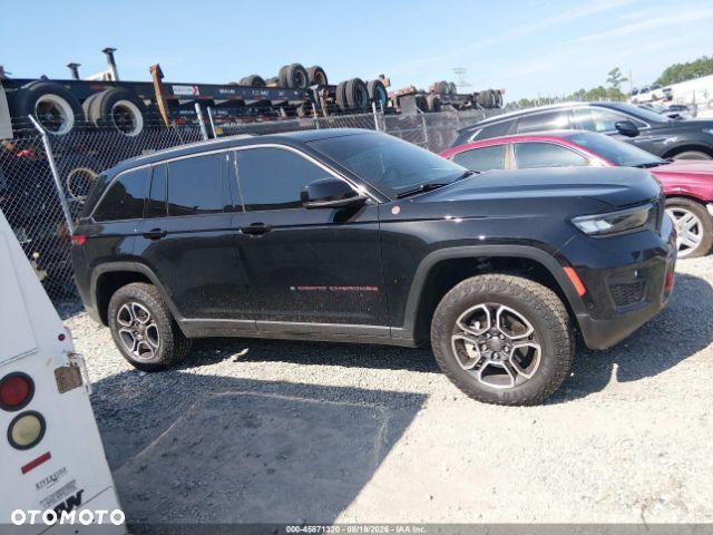 Jeep Grand Cherokee - 11