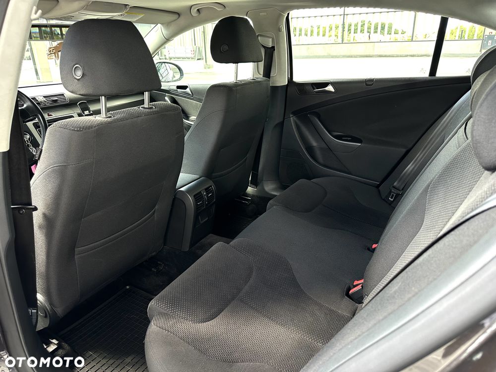 Volkswagen Passat 1.4 TSI Comfortline - 24