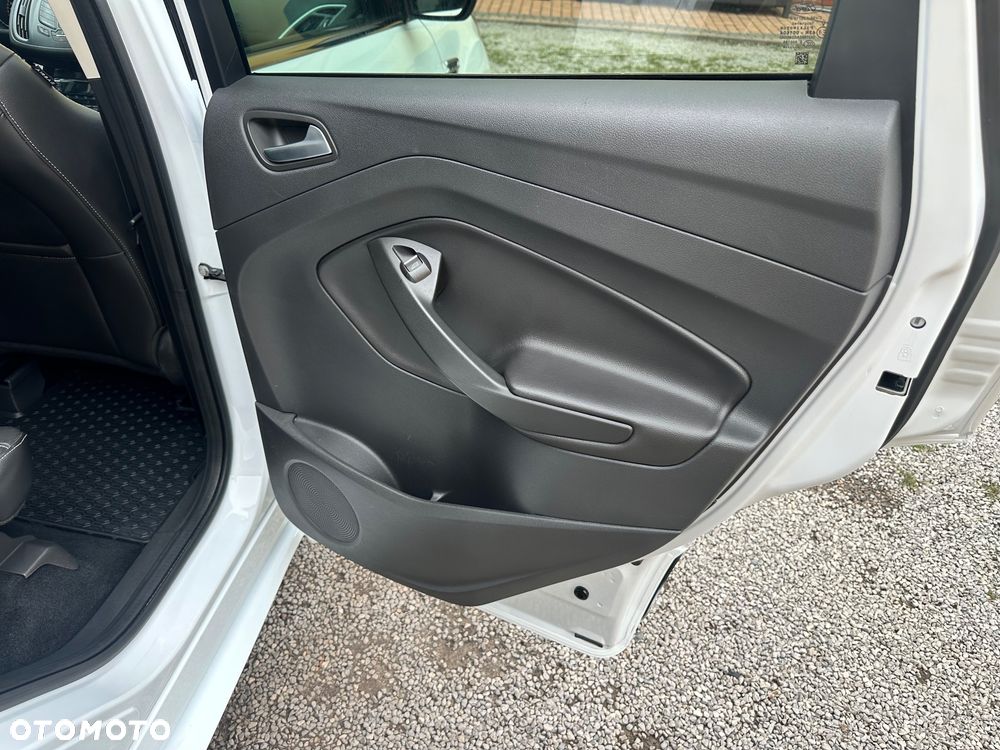 Ford Kuga 1.6 EcoBoost 2x4 Titanium - 27