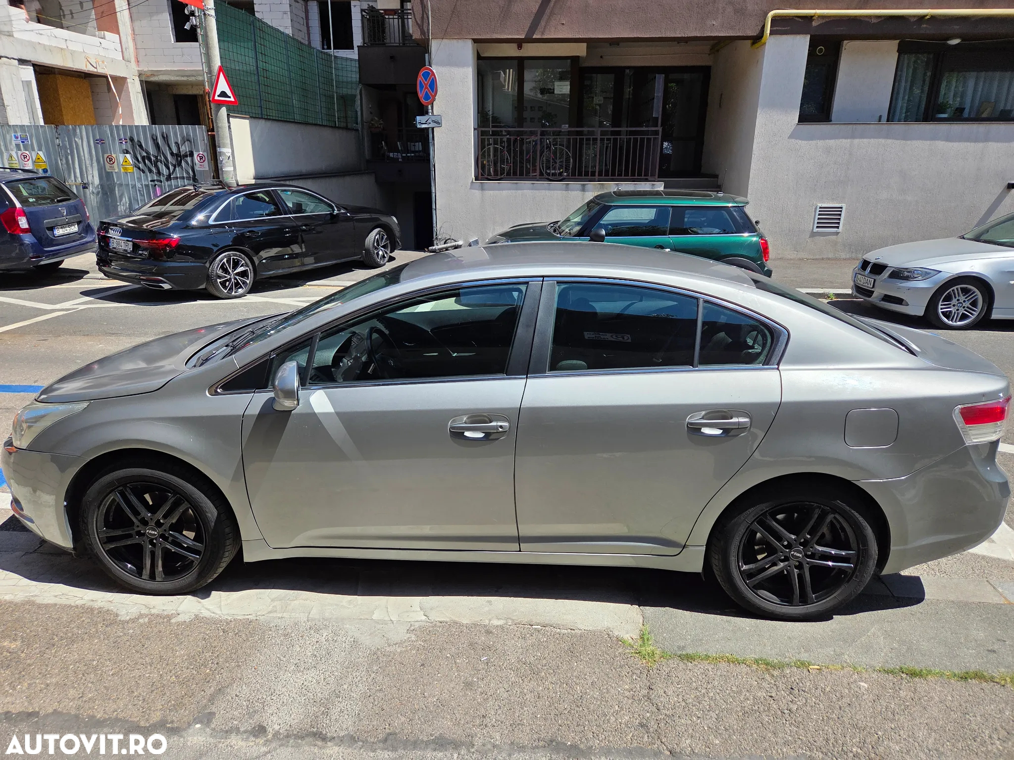 Toyota Avensis 1.8 Multidrive S Executive - 7