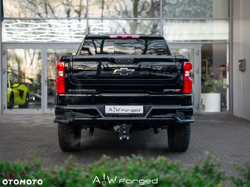 Chevrolet Silverado - 8