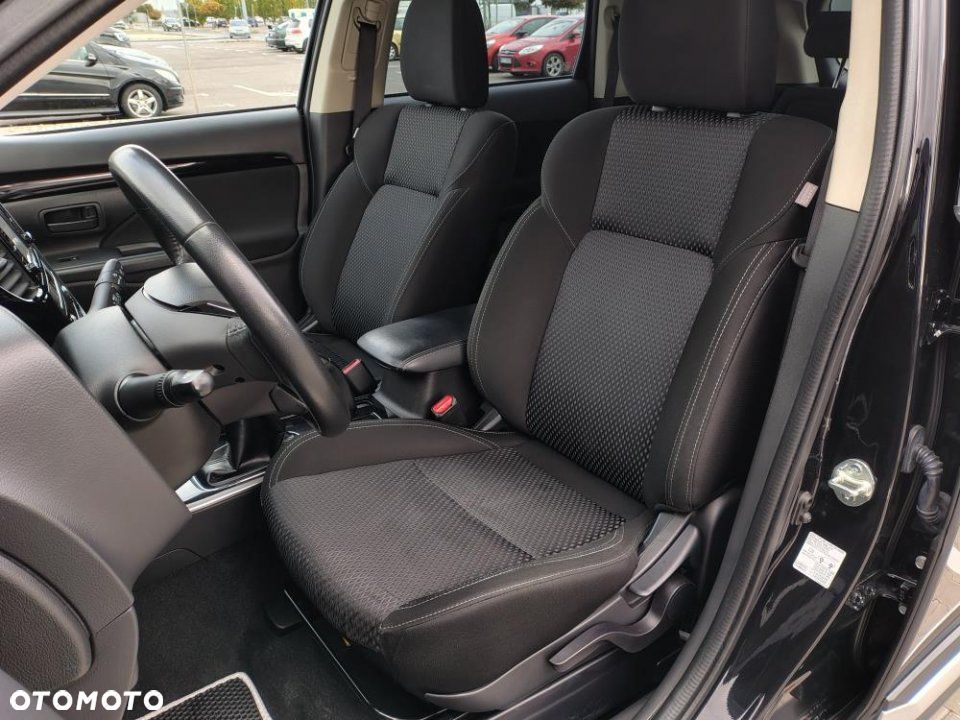 Mitsubishi Outlander - 8