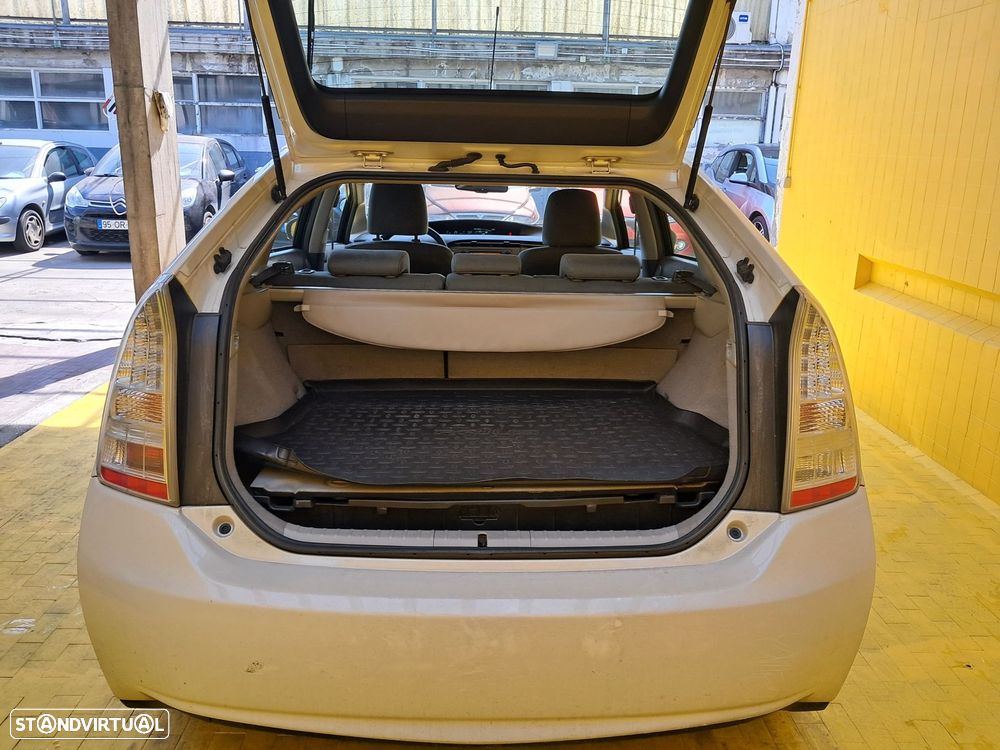 Toyota Prius 1.8 - 15