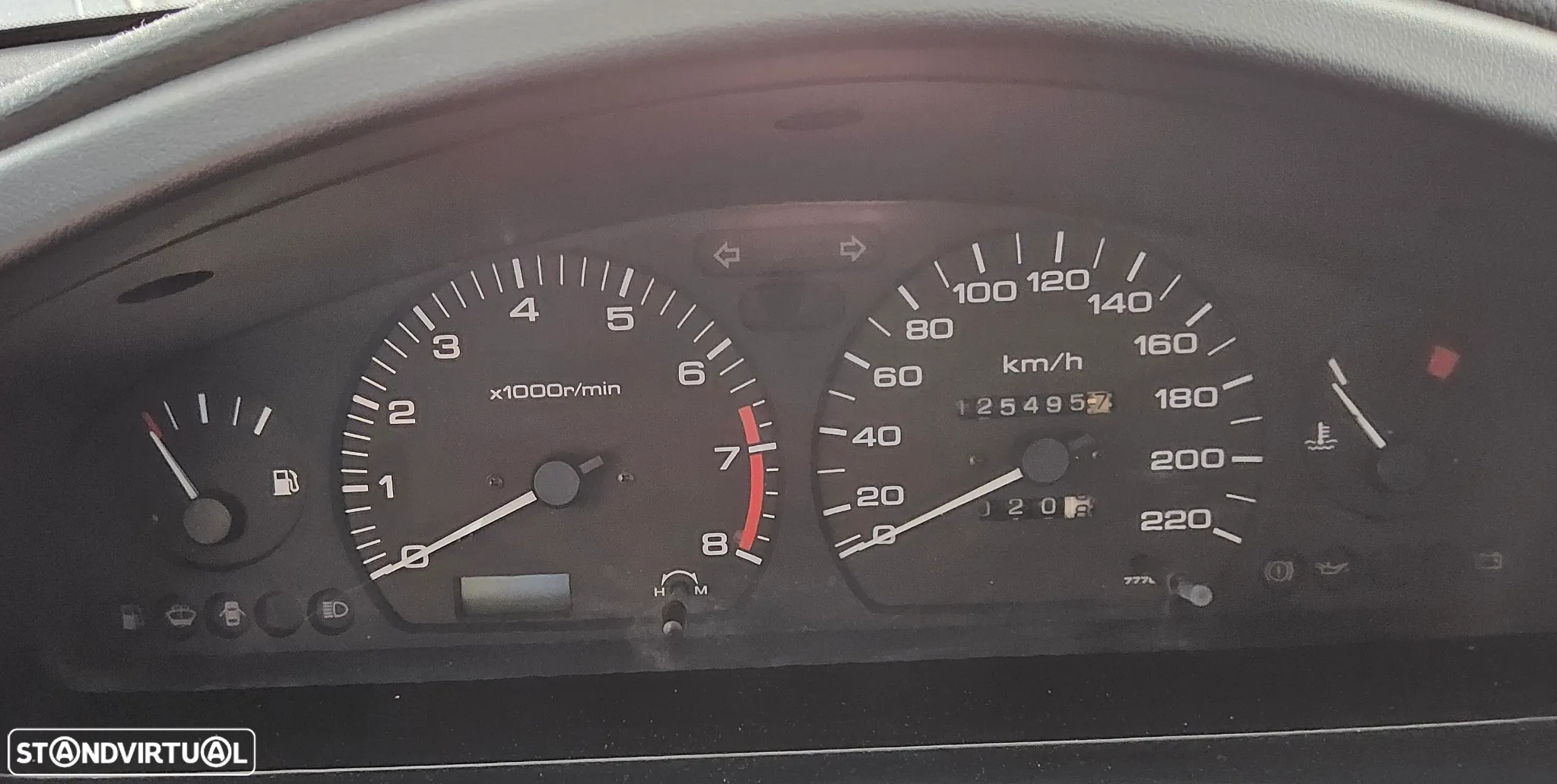 Nissan Sunny Sedan 1.4 SLX - 4