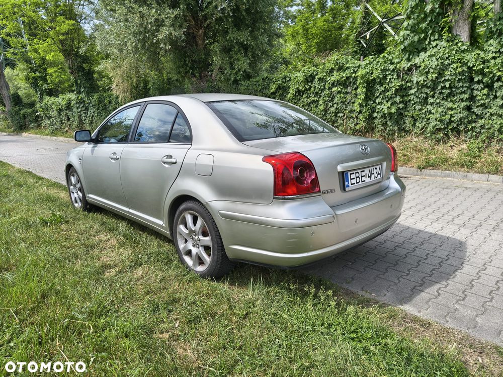 Toyota Avensis 2.0 D-4D Sol - 4
