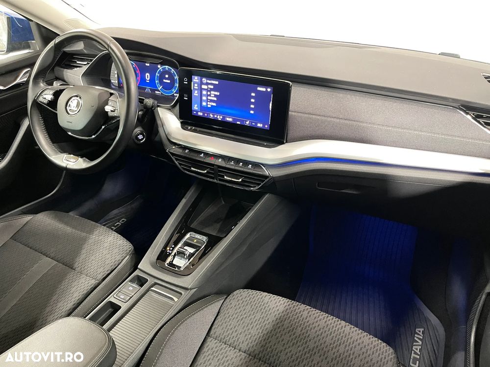 Skoda Octavia 2.0 TDI DSG 4X4 Style - 10