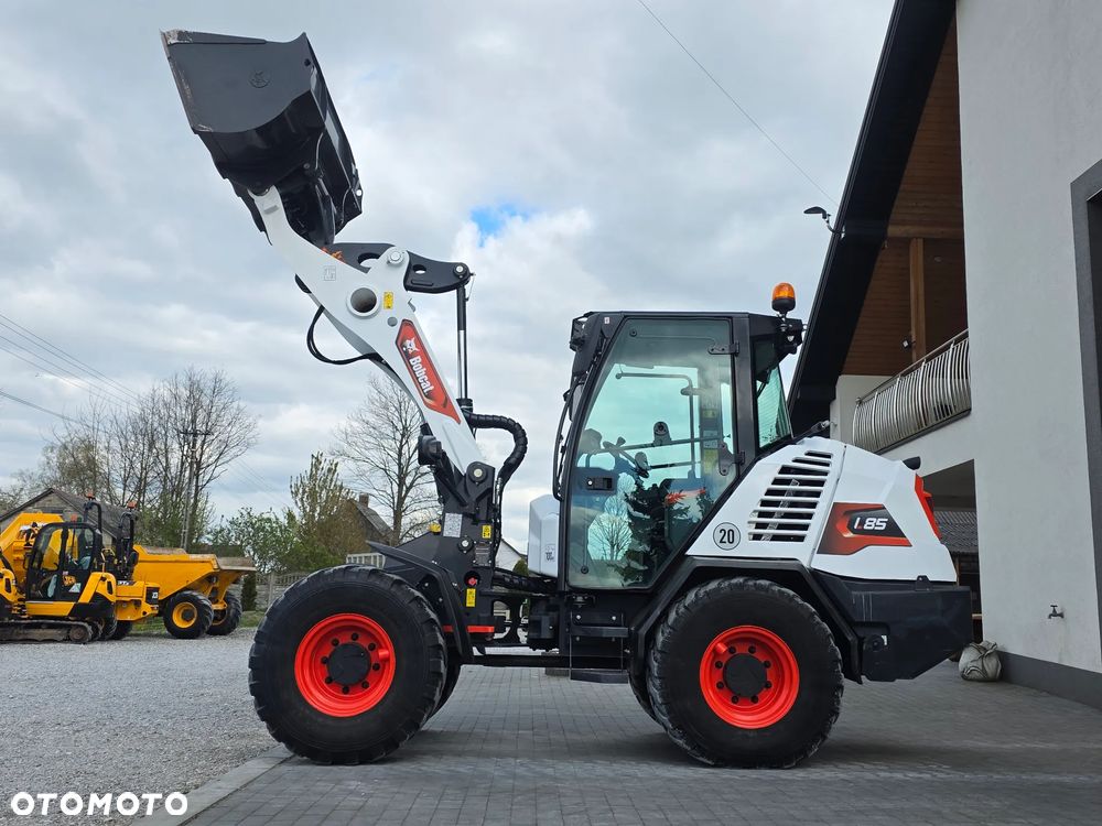 Bobcat Bobcat Ładowarka kołowa Bobcat L 85 jak nowa sprowadzona z Niemiec zadbana łyżka widły serwisowana Cat kamera - 24