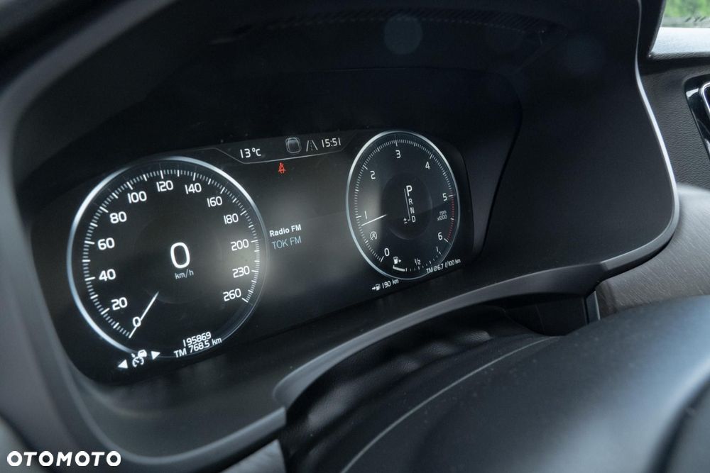 Volvo V90 Cross Country - 23