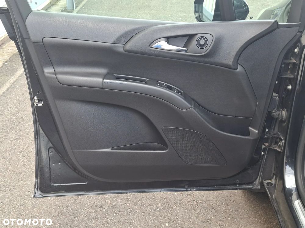 Opel Meriva 1.4 T Cosmo - 27