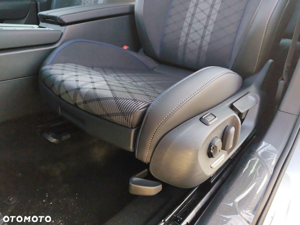 Volkswagen Passat - 12