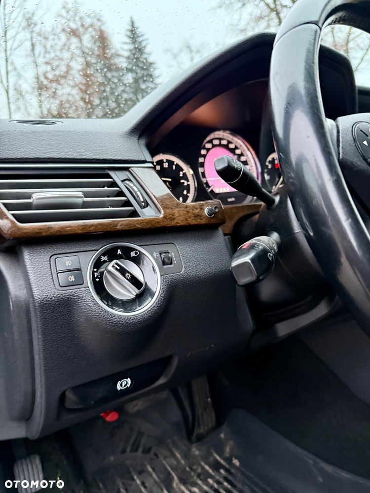 Mercedes-Benz Klasa E 200 CDI DPF BlueEFFICIENCY Automatik Avantgarde - 17