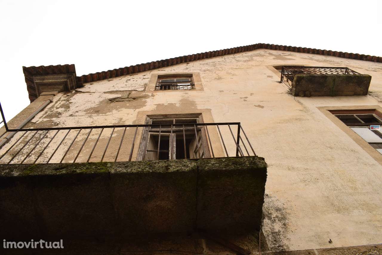 Moradia p/ Recuperar - Centro do Teixoso - Grande imagem: 2/9