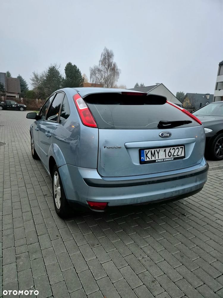 Ford Focus 1.6 Ambiente - 2