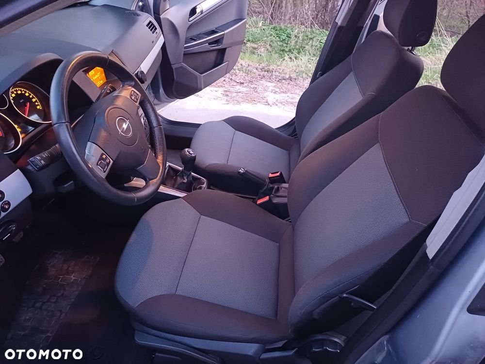 Opel Astra 1.6 Start - 8