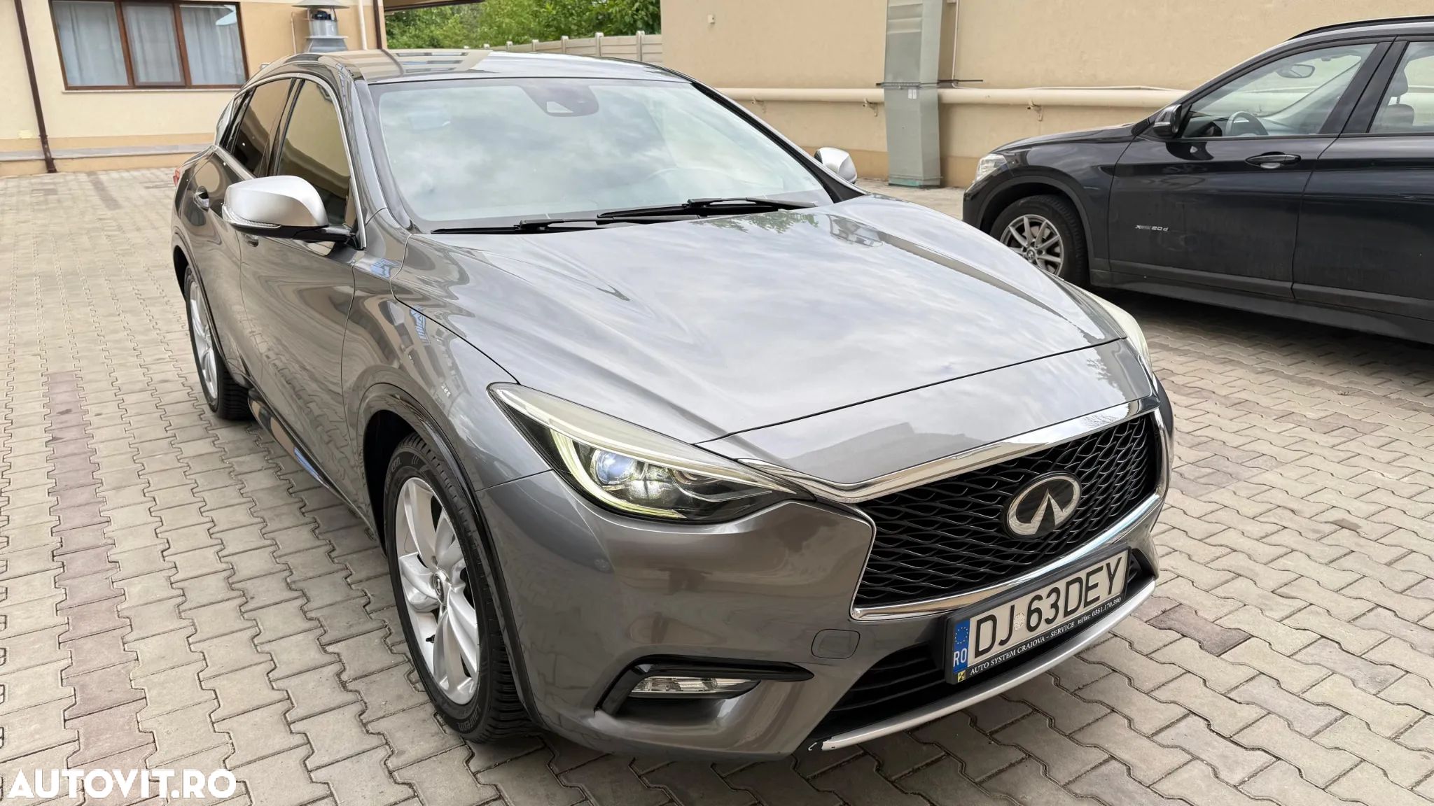 Infiniti Q30 1.5d DCT Premium City Black - 1