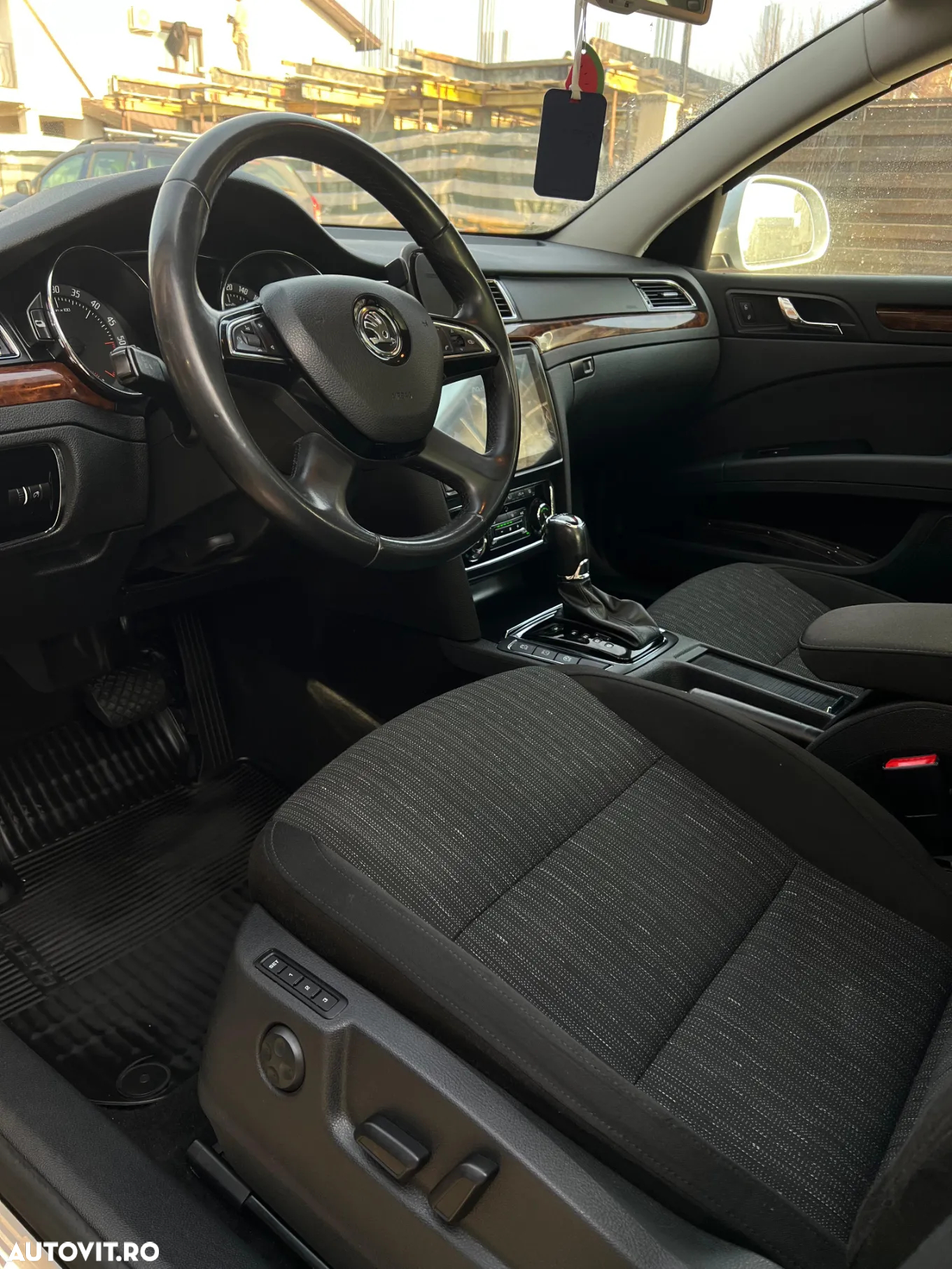 Skoda Superb Combi 2.0 TDI 4X4 Elegance - 6