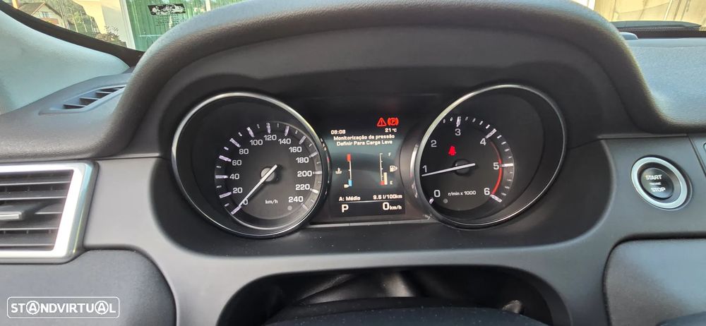 Land Rover Discovery Sport 2.0 TD4 SE 7L Auto - 8