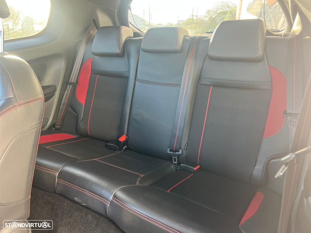 Peugeot 208 1.6 THP GTi - 13