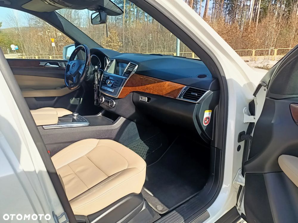 Mercedes-Benz ML - 13