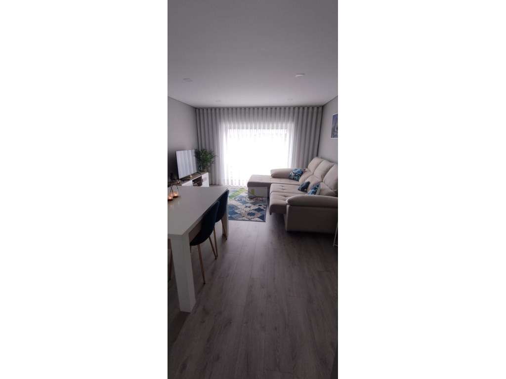 T3 com Cozinha Equipada e Roupeiros Embutidos em Braga - Grande imagem: 2/24