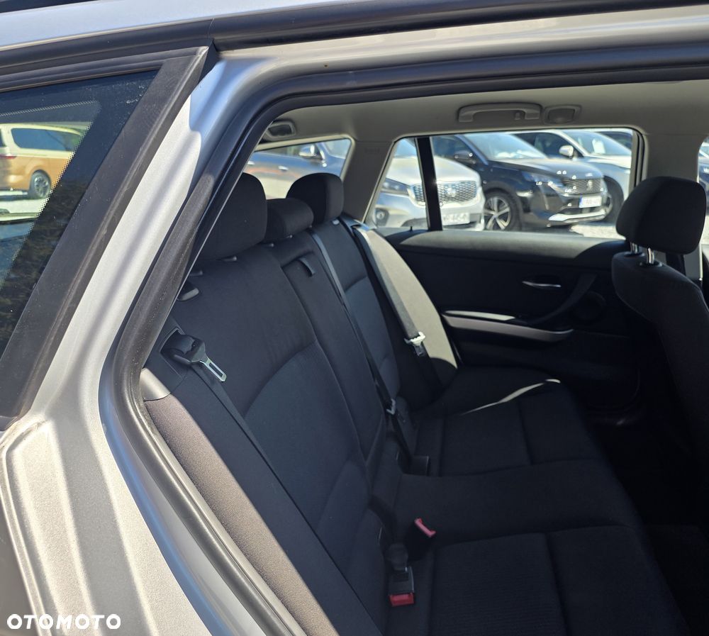 BMW Seria 3 318d DPF Edition Exclusive - 14