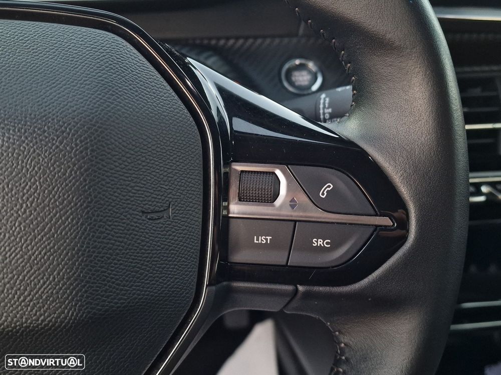 Peugeot 2008 1.2 PureTech Allure - 21