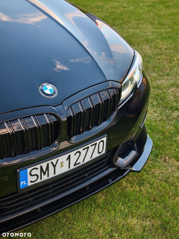 BMW Seria 3 330i xDrive Sport Line - 25