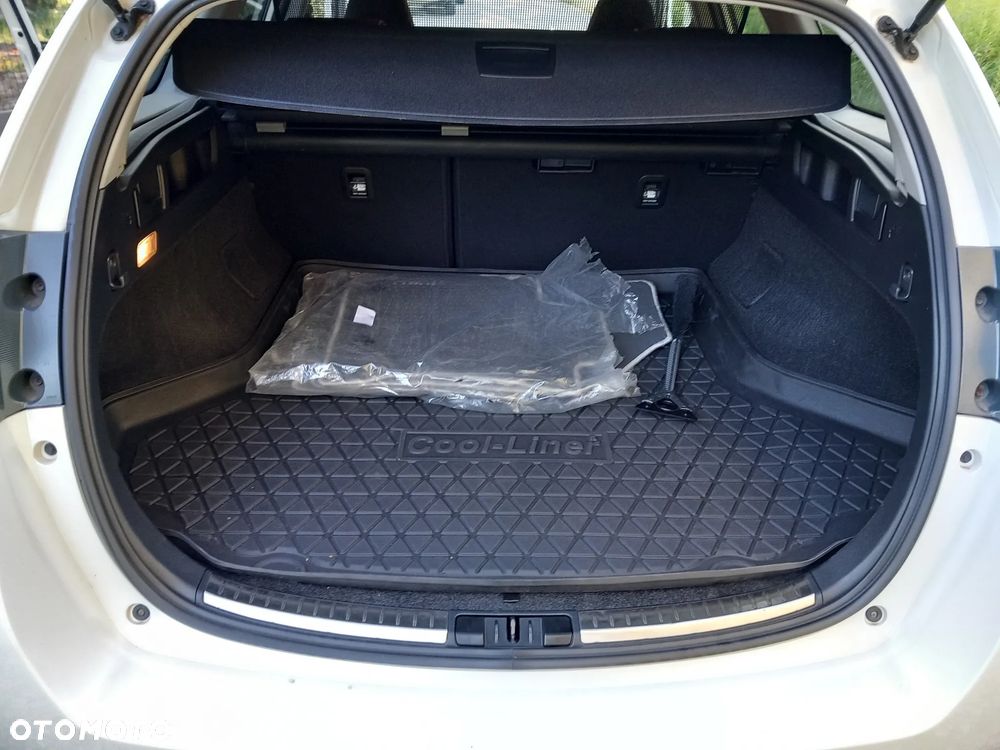 Toyota Auris Hybrid 135 Selection - 17