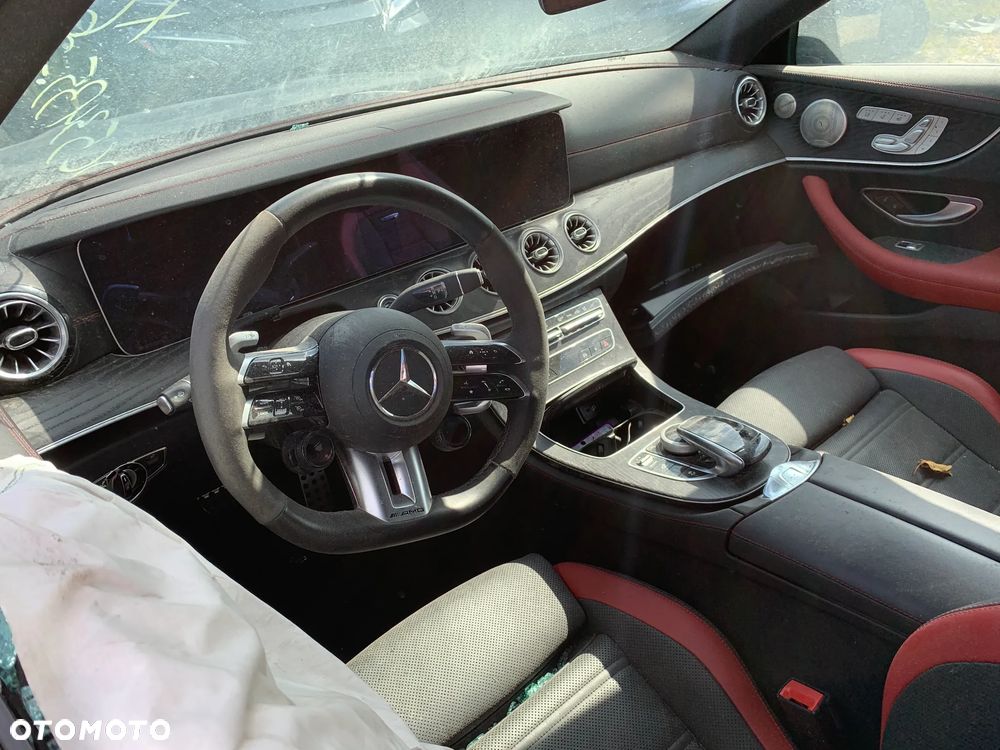 Mercedes-Benz Klasa E AMG 53 4Matic+ AMG Speedshift TCT-9G - 12