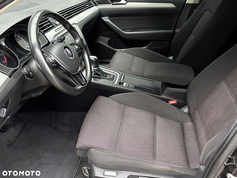 Volkswagen Passat 2.0 TDI SCR Comfortline DSG - 11