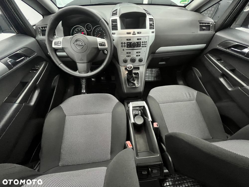 Opel Zafira - 25