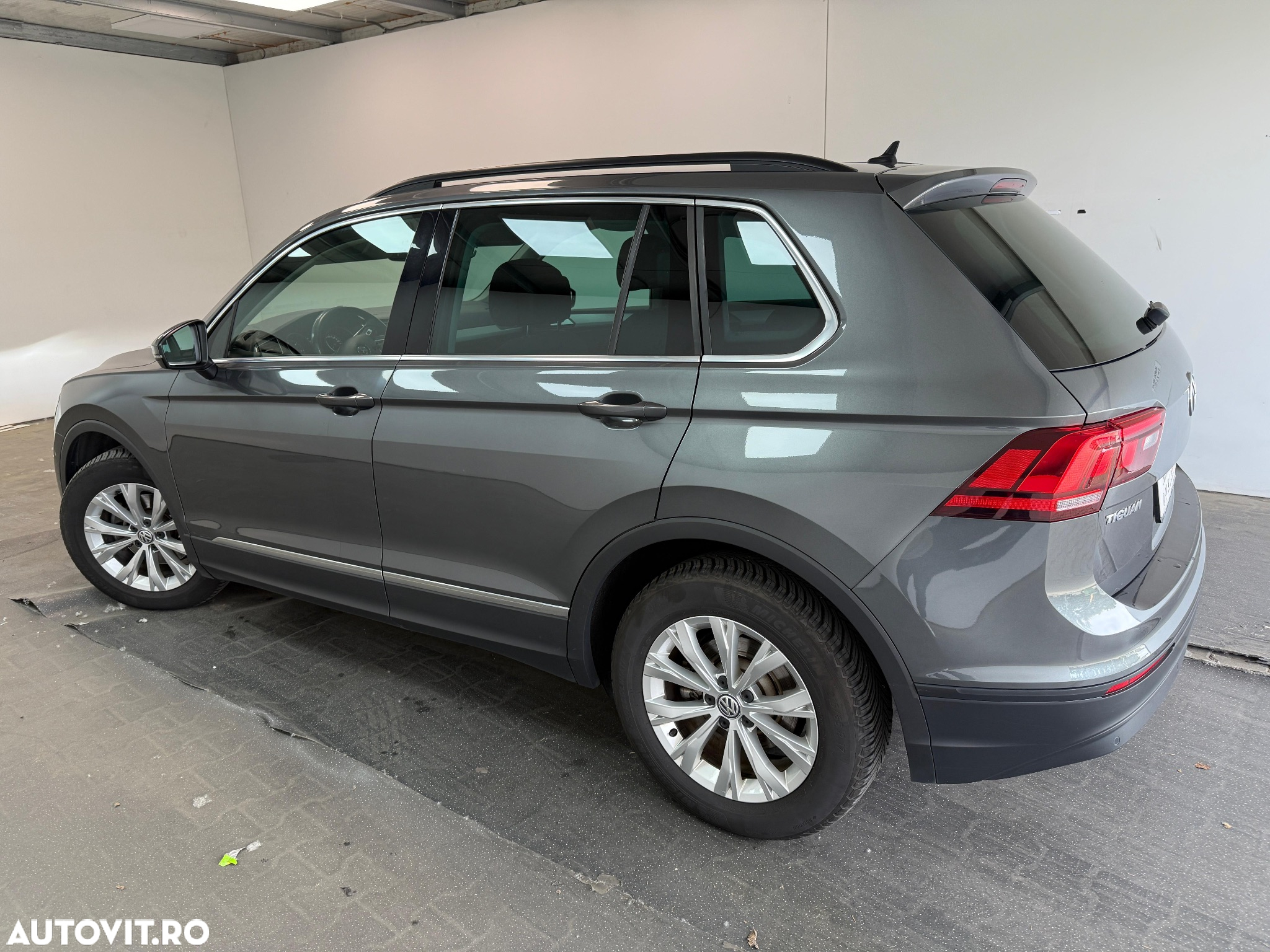 Volkswagen Tiguan 2.0 TDI DPF DSG Comfortline - 22