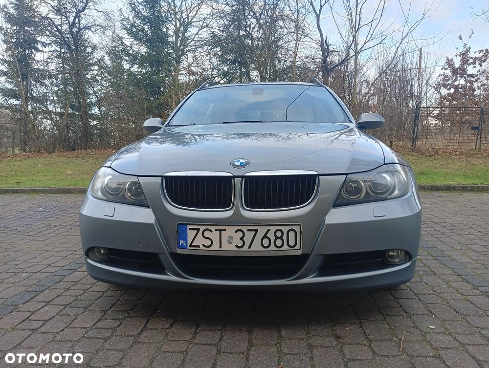 BMW Seria 3 318d DPF - 3