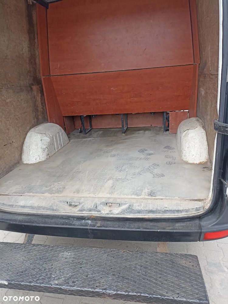 Volkswagen Crafter - 11