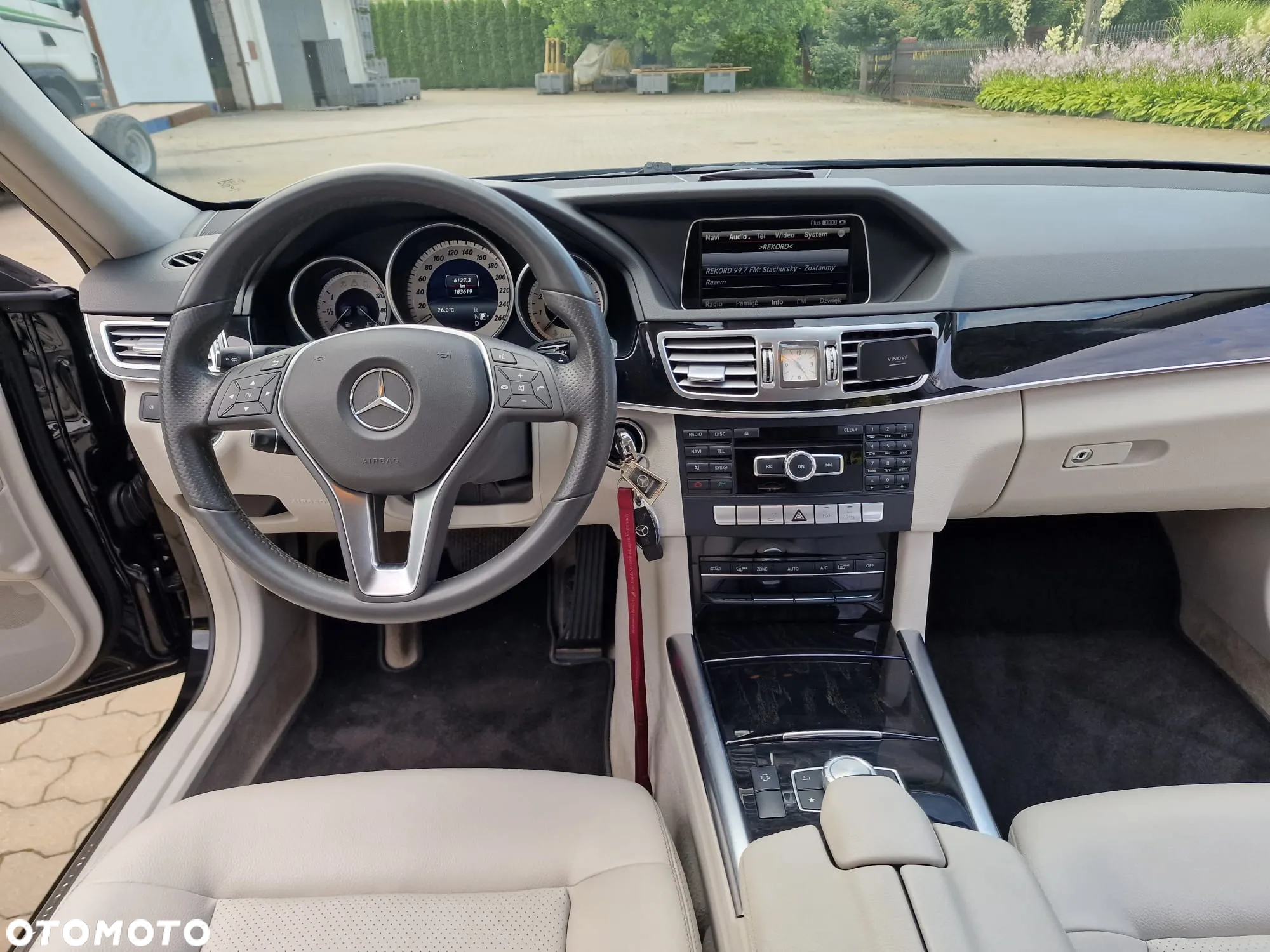 Mercedes-Benz Klasa E 300 4-Matic Avantgarde - 13