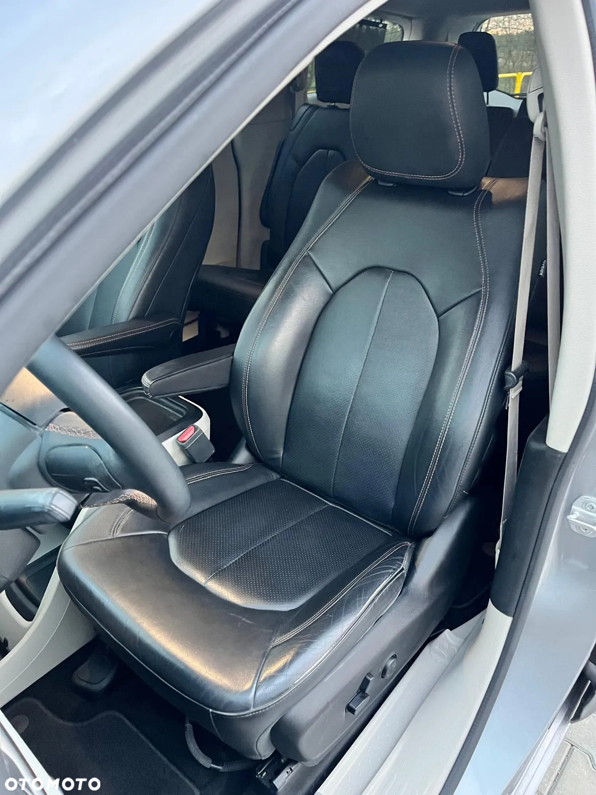 Chrysler Pacifica - 28