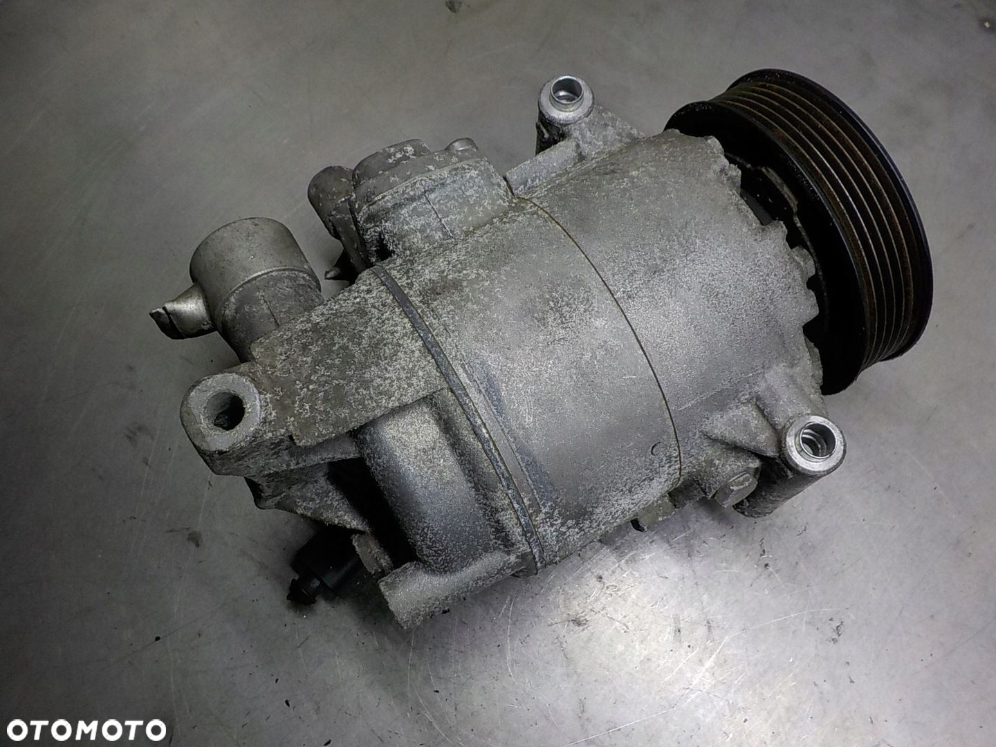 VOLKSWAGEN GOLF V 1.9 TDI SPRĘŻARKA POMPA KLIMATYZACJI 5N0820803A - 3