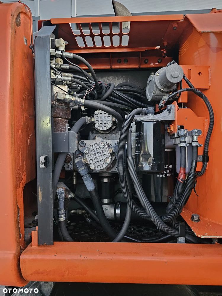 Hitachi ZX160W - 16