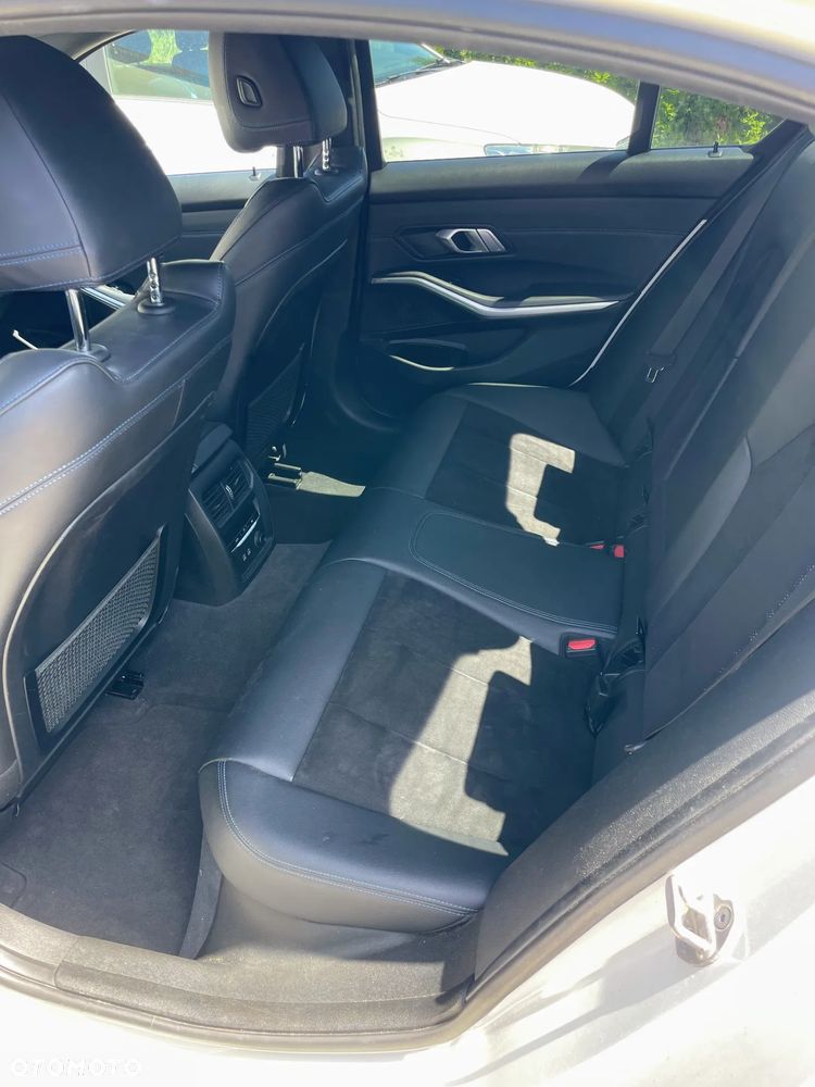 BMW Seria 3 320i xDrive - 8