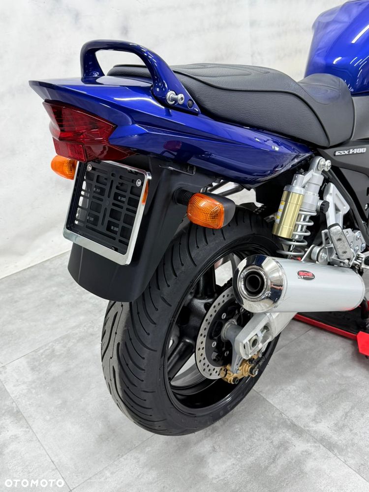 Suzuki GSX - 18